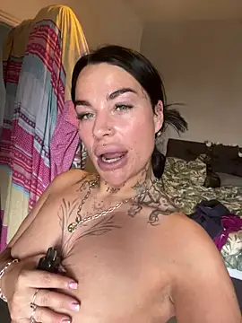 Webcam Model (Darkfantisyx)  is live.Free join now!