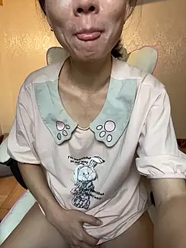 lilysister66 webcam