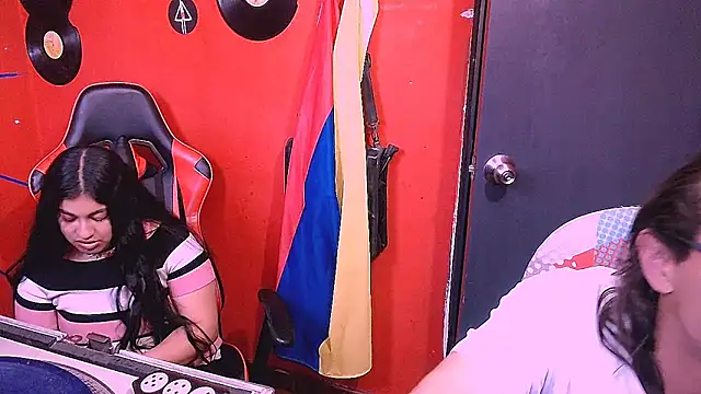 Loversonfire78 webcam