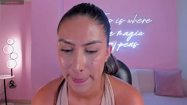 ArianaDumont webcam
