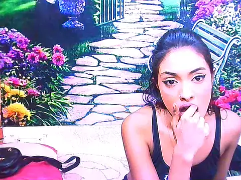 IndianPretty14u2Luv webcam
