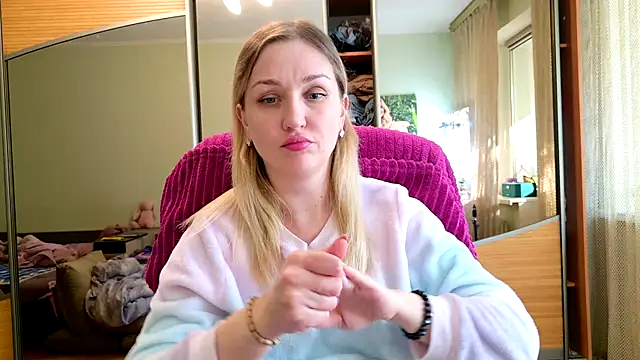 Hotty_Evochka webcam