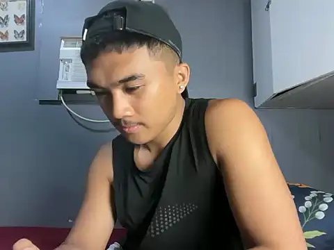 pinoyAdrianneXXX webcam