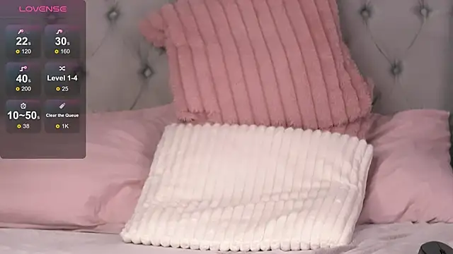 RebeccaRese webcam