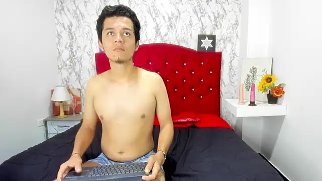 Alejandra_and_James_ webcam