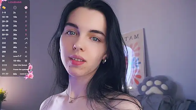mirnatellado (F young) - squeezing boobs under shirt