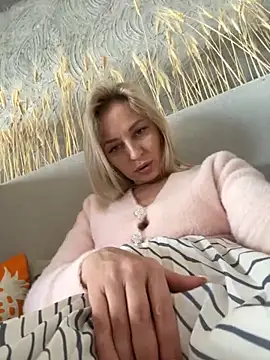 VikaBunny1 live sex cam