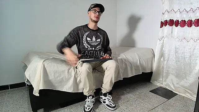 vlad__night (M young) - full naked