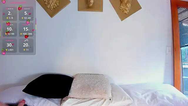 MiaNyxx webcam