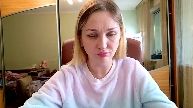 Hotty_Evochka webcam