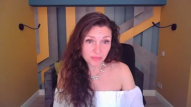 EllaLong webcam