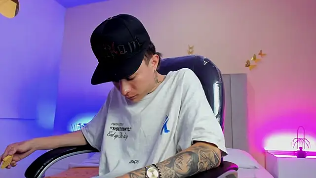 Nascary_Fox webcam