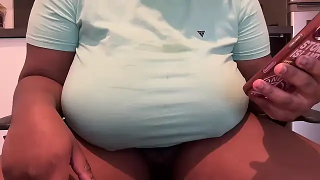 nanaisbackk webcam