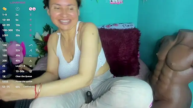 SheraHadee webcam