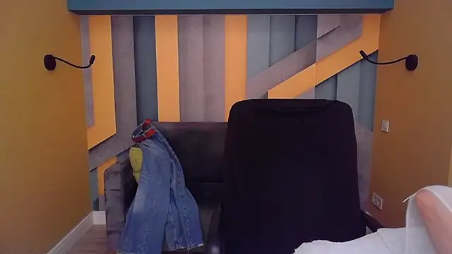 EllaLong webcam