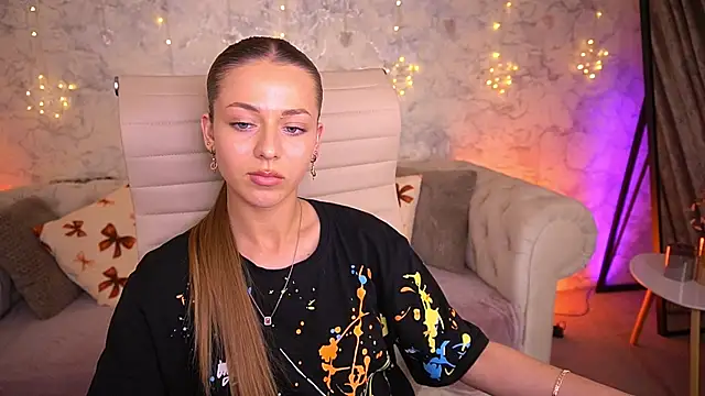 DoveLovee webcam