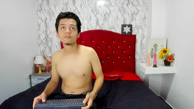 Alejandra_and_James_ webcam