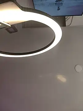 Lucy_Marin webcam