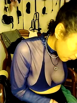 AmelieMartinez webcam