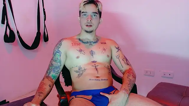 AliceandMax webcam