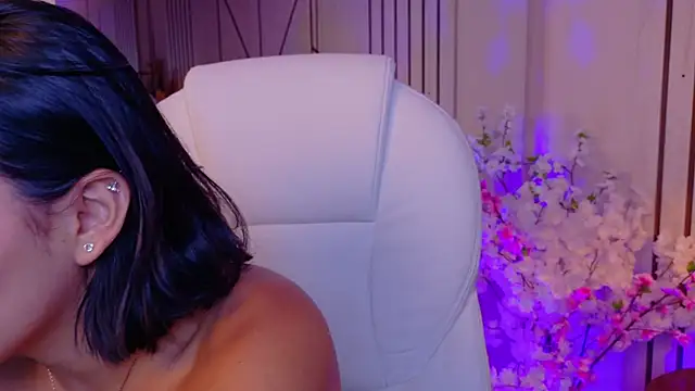AlyssaRay webcam
