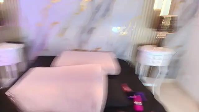 AprillRoss webcam