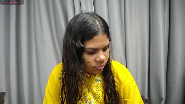 yaazhinii