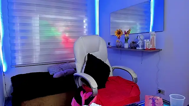 Clawdeen_Hot