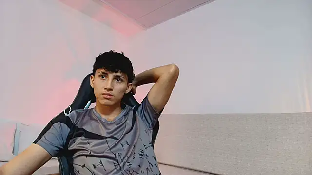 Valentino_Rey webcam