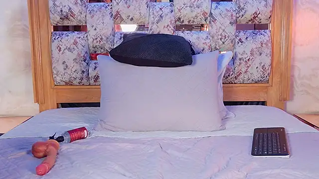 DollyDarla webcam
