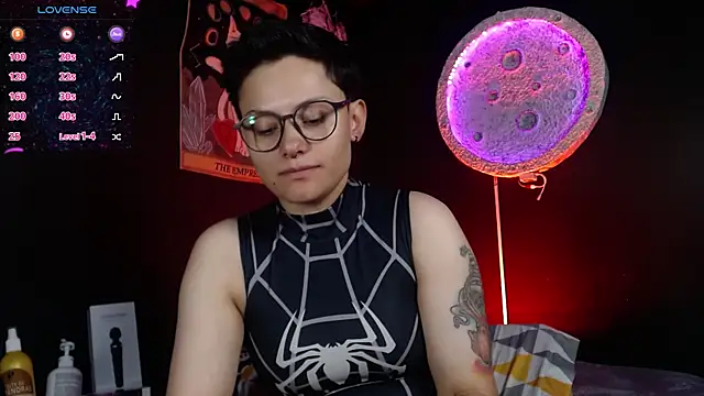 girl_intense444