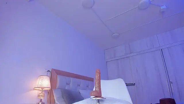 mia_hank webcam