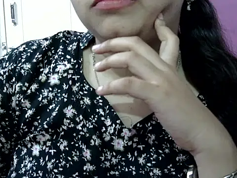 Cute_Aliyaa webcam