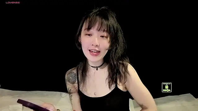 美女Etherealcat33在线直播