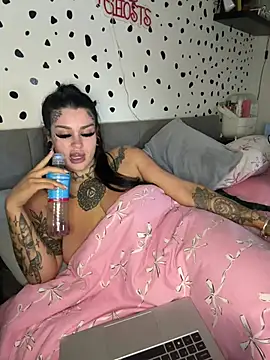 Webcam Model (tempzzz12)  is live.Free join now!