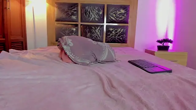 Zoe_sky1 webcam