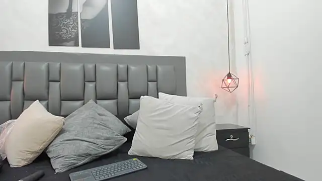dakota_roussee webcam