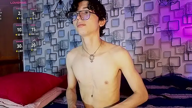 Twink_Sebas7 webcam