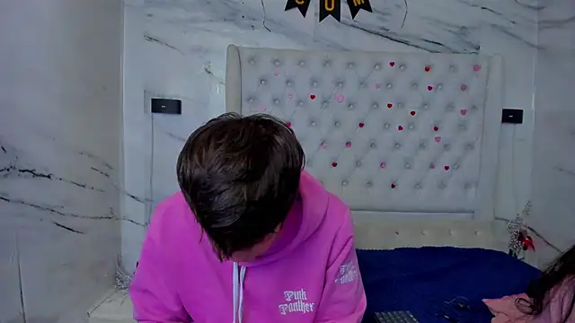 Ari_and_Storm webcam