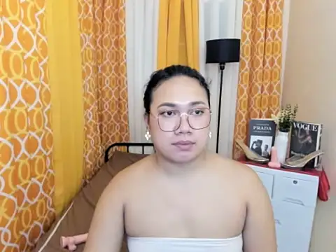 TsUncutKaren webcam