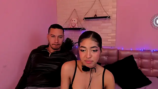 Aronandmoli69 webcam