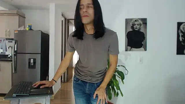 Ferotic_SexAddict webcam