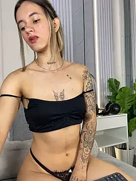 Webcam Model (JuliaColemann)  is live.Free join now!