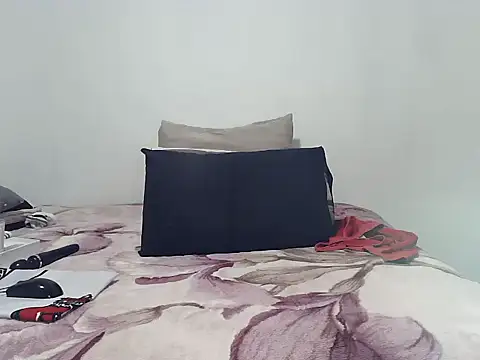 CreamBum1xx webcam