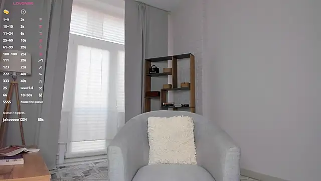 uugrech (F young) - Topless