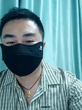 guozuo Live Webcam on Stripchat