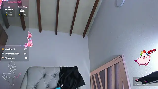 SkyeGabbyRose webcam