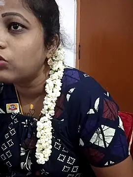 sweetqueen143 webcam