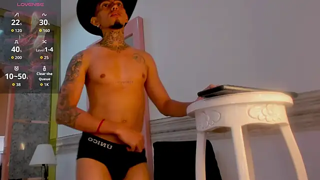Alejo_strong24 webcam
