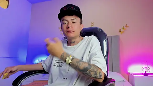Nascary_Fox webcam